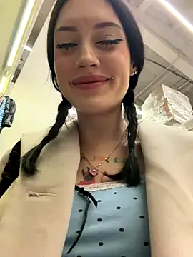 Melissa crazy online show from 19, 12, 2025