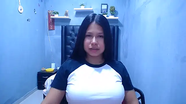 Snapshot of Letty_Plugxo chatting on 6, 7, 2026 Letty Plugxo online show from 6, 7, 2026