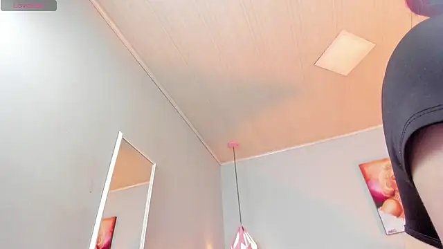 ScarletGV online show from 13, 2, 2025