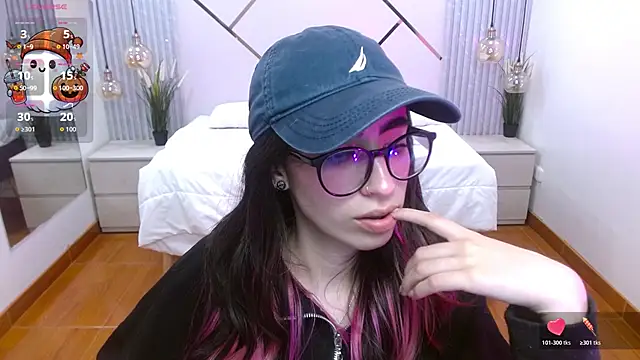 Snapshot of LenaRoses chatting on 18, 10, 2025 LenaRoses online show from 18, 10, 2025