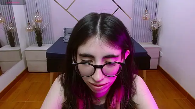 Snapshot of LenaRoses chatting on 21, 11, 2025 LenaRoses online show from 21, 11, 2025