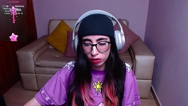 LenaRoses online show from 6, 4, 2026