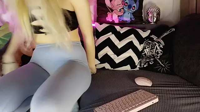 nicollewetpussy online show from 13, 2, 2025