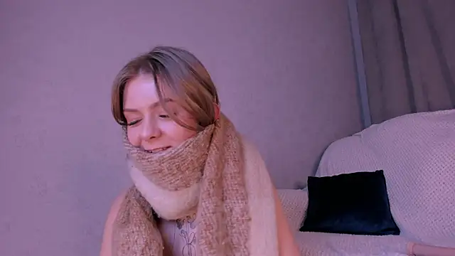 Naomi Girly online show from 25, 12, 2024