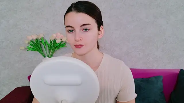 Miss Arwen online show from 12, 11, 2025