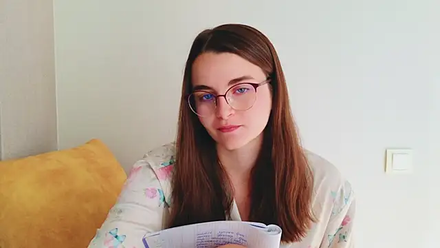 Snapshot of Miss_Arwen chatting on 9, 7, 2026 Miss Arwen online show from 9, 7, 2026