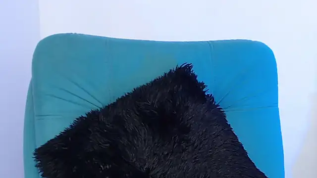 hantonella  online show from 13, 12, 2024