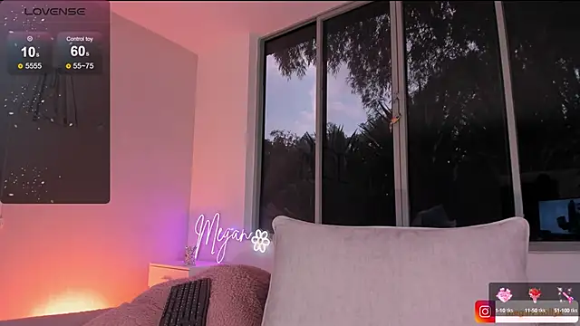 Megan-holly online show from 20, 2, 2025