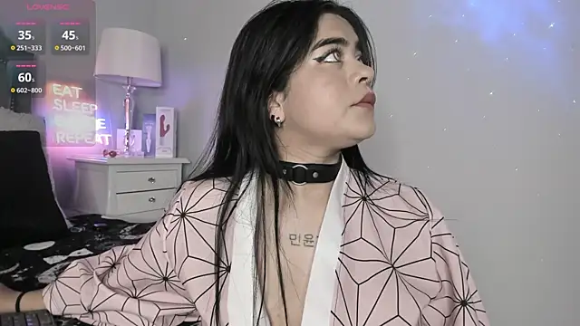 Snapshot of atena_hill chatting on 12, 9, 2025 atena hill online show from 12, 9, 2025