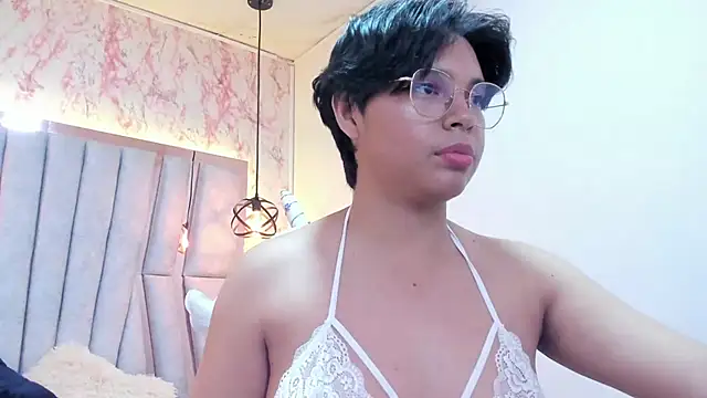 Snapshot of Emmapark_ chatting on 4, 3, 2025 Emmapark  online show from 4, 3, 2025