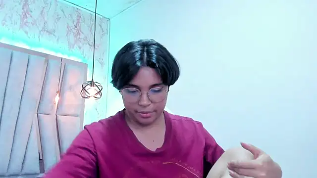 Snapshot of Emmapark_ chatting on 5, 3, 2025 Emmapark  online show from 5, 3, 2025