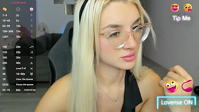 LovelyBianca online show from 18, 10, 2025