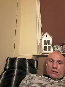 Snapshot of RegrowedRails chatting on 10, 10, 2025 RegrowedRails online show from 10, 10, 2025