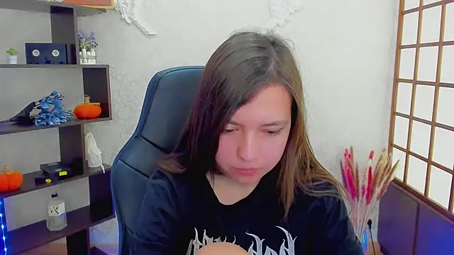 Lina Brownie online show from 14, 12, 2024