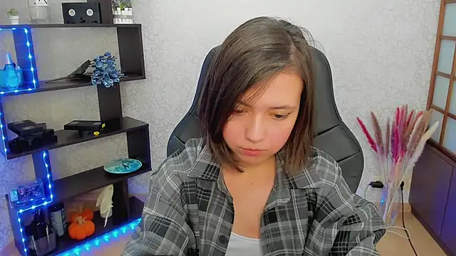 Lina Brownie online show from 25, 1, 2025