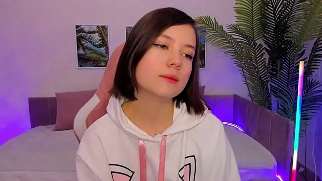 Lina Brownie online show from 28, 2, 2025