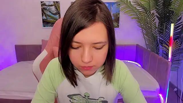 Lina Brownie online show from 6, 3, 2025