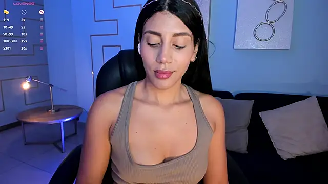 CharlotteCox  online show from 5, 2, 2025