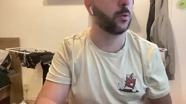 Snapshot of RedDante89 chatting on 25, 10, 2025 RedDante89 online show from 25, 10, 2025