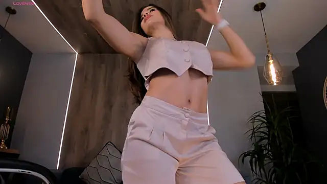 RoxanneHill  online show from 18, 10, 2025