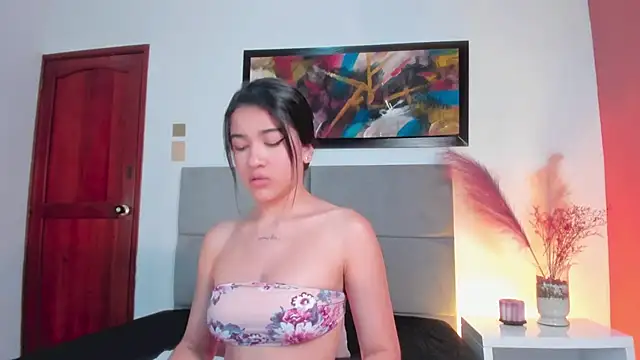 Snapshot of LeaahCarter chatting on 13, 2, 2025 LeaahCarter online show from 13, 2, 2025