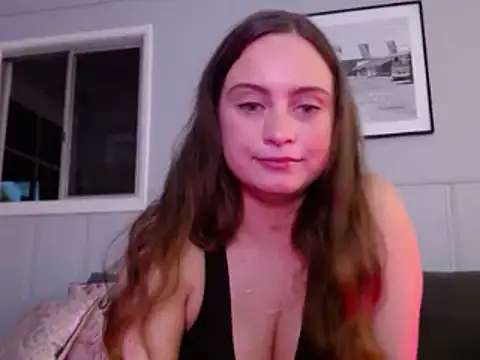 Snapshot of Sophie_Raegan chatting on 6, 3, 2025 Sophie Raegan online show from 6, 3, 2025