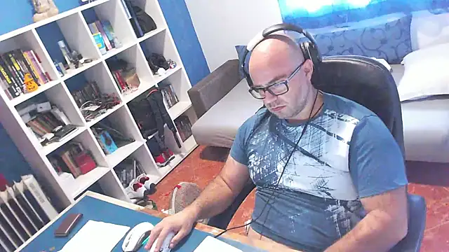 Snapshot of ravingr4d4 chatting on 8, 10, 2025 ravingr4d4 online show from 8, 10, 2025