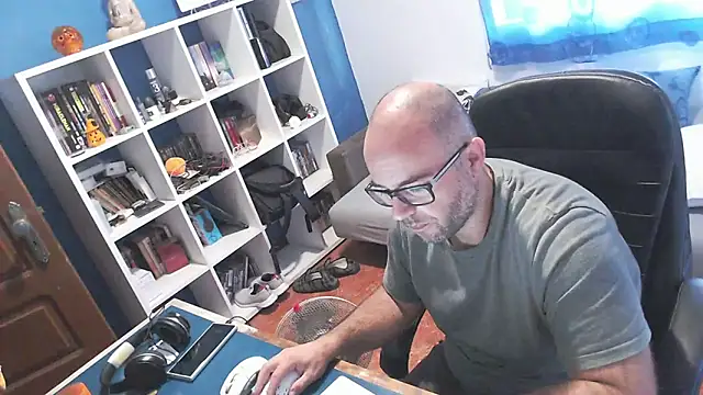 Snapshot of ravingr4d4 chatting on 13, 10, 2025 ravingr4d4 online show from 13, 10, 2025