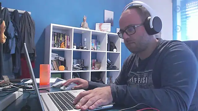 Snapshot of ravingr4d4 chatting on 6, 11, 2025 ravingr4d4 online show from 6, 11, 2025