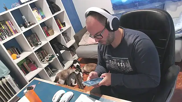 Snapshot of ravingr4d4 chatting on 11, 11, 2025 ravingr4d4 online show from 11, 11, 2025