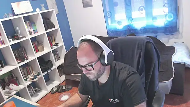 Snapshot of ravingr4d4 chatting on 13, 11, 2025 ravingr4d4 online show from 13, 11, 2025