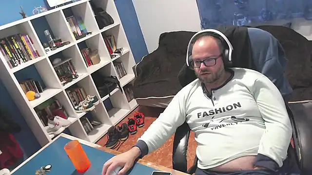 Snapshot of ravingr4d4 chatting on 13, 11, 2025 ravingr4d4 online show from 13, 11, 2025