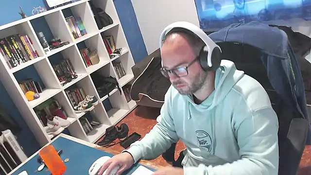 Snapshot of ravingr4d4 chatting on 14, 11, 2025 ravingr4d4 online show from 14, 11, 2025