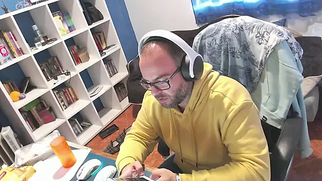 Snapshot of ravingr4d4 chatting on 18, 11, 2025 ravingr4d4 online show from 18, 11, 2025