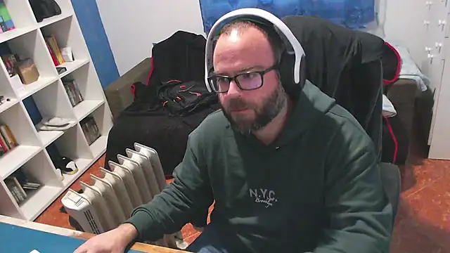 ravingr4d4 online show from 15, 12, 2025