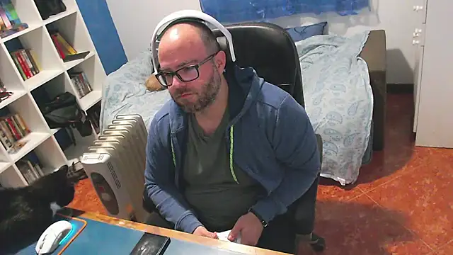 ravingr4d4 online show from 11, 2, 2026