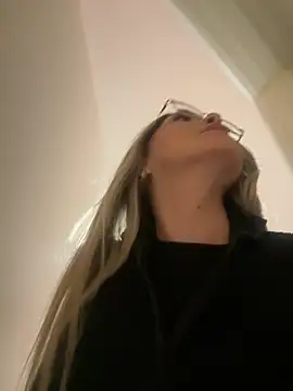 Daniela77771 online show from 15, 4, 2026