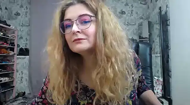 Helen1974 online show from 8, 2, 2025