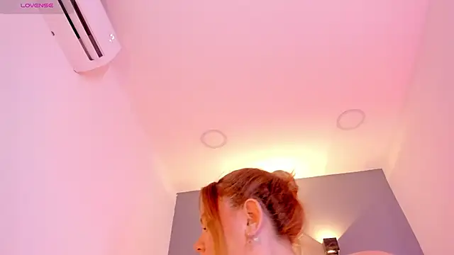 Snapshot of sophiarossee_ chatting on 22, 1, 2025 sophiarossee online show from 22, 1, 2025