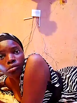 cute naimah online show from 13, 11, 2025