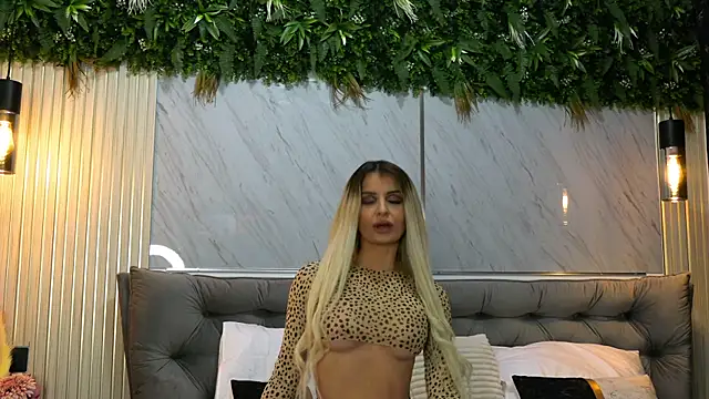 MiaCharm online show from 6, 1, 2026