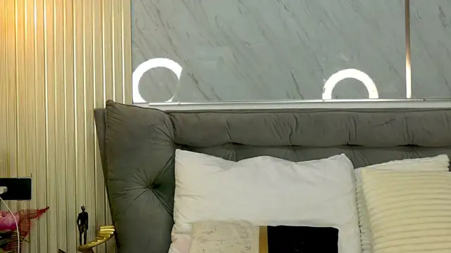 MiaCharm online show from 30, 3, 2026