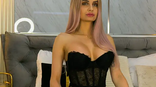 Snapshot of MiaCharm chatting on 5, 6, 2026 MiaCharm online show from 5, 6, 2026