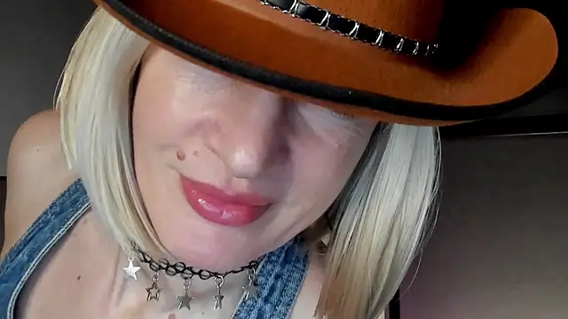 Snapshot of Dorothy_Meyer chatting on 27, 2, 2025 Dorothy Meyer online show from 27, 2, 2025