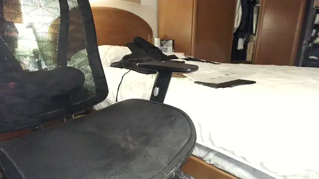 Hornyboyspanish2 online show from 18, 1, 2025