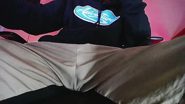 Snapshot of zacwatson_ chatting on 7, 2, 2026 zacwatson online show from 7, 2, 2026