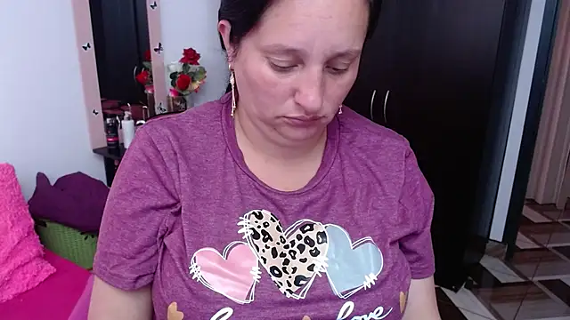 CristialJones  online show from 6, 10, 2025