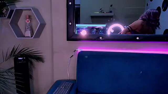 Sussy Bell01 online show from 4, 12, 2024