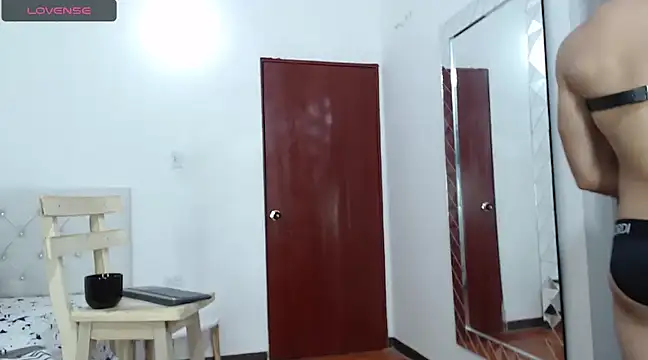 JoseRumbero26 online show from 8, 3, 2025