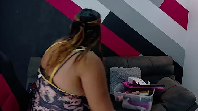 I am yours- online show from 1, 11, 2025